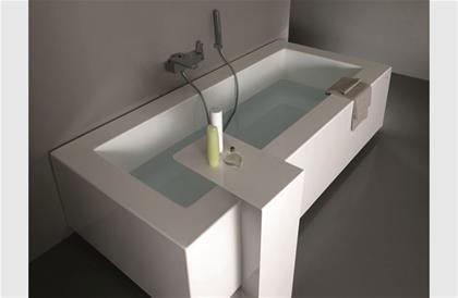 GRANDE bathtub