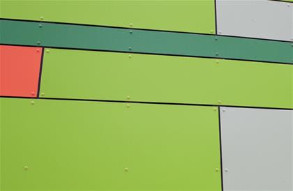 اجرای پانل hpl در نمای ساختمان