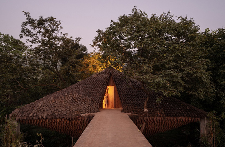 نوآوری سازه‌ای و همزیستی پایدار در طراحی «خانه‌ی پل» در هند