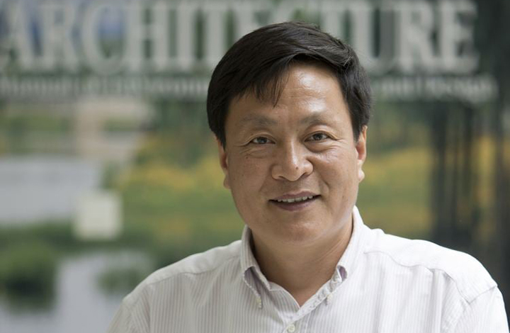 معمار منظر «کونگ‌جیان یـو»، در یک سانحه هوایی جان باخت